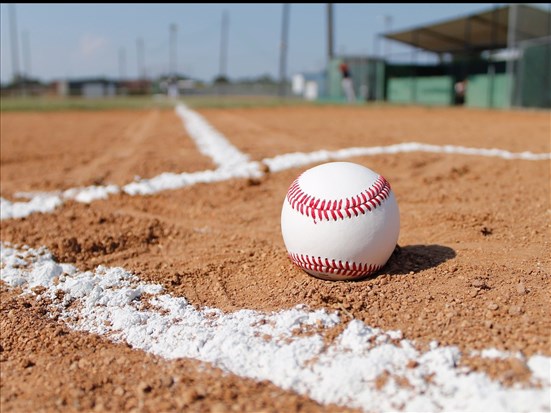 Le baseball d’hiver séduit toujours plus de jeunes à Alma 