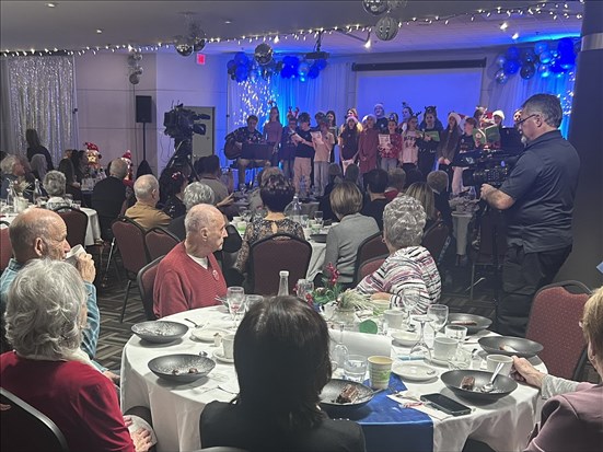 Salle comble pour le Noël des aînés de l’AQDR Alma