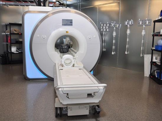 IRM en clinique privée: déroulement, avantages et délais d’attente
