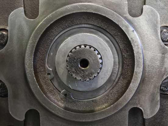 Réparation de moteur hydraulique : Pourquoi l’entretien préventif est crucial pour la longévité de vos équipements au Canada