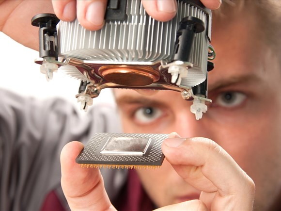 Tout savoir sur la réparation d’électronique industrielle : services, délais et garanties