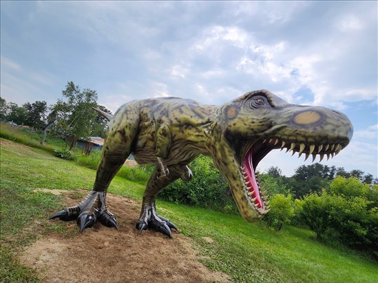 La famille s’agrandit avec l'arrivée d'un tyrannosaure