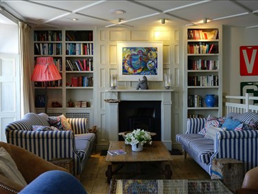 Aménager un intérieur chaleureux : astuces déco pour un style accueillant