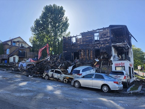 Un incendie fait un mort au centre-ville d’Alma