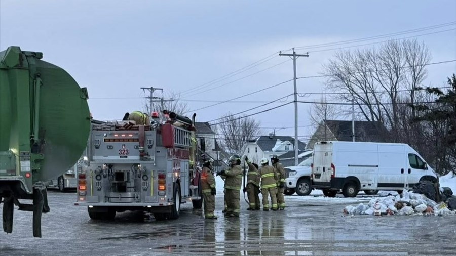 Des ordures prennent feu à Saint-Bruno
