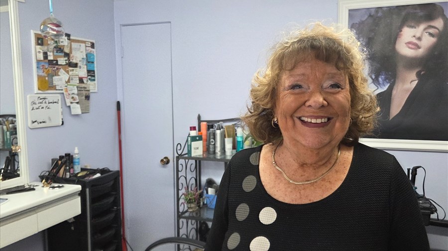 Lise Villeneuve, coiffeuse et confidente depuis 60 ans