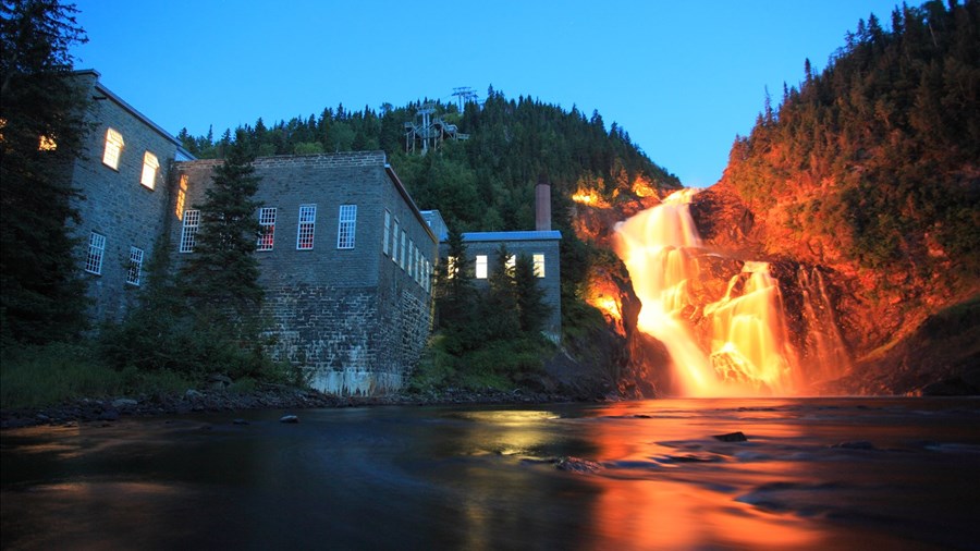 Michel Langlois plonge dans l’histoire de Val-Jalbert avec Les tourbillons du destin