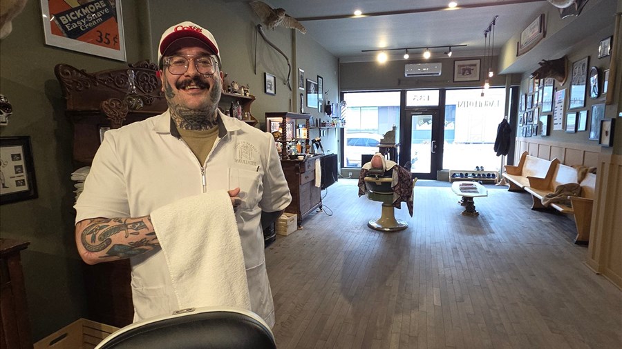 Un parcours atypique fièrement raconté par le barbier Jonathan Doré 